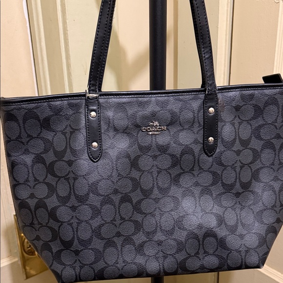 Coach Signature Tote - Picture 3 of 11